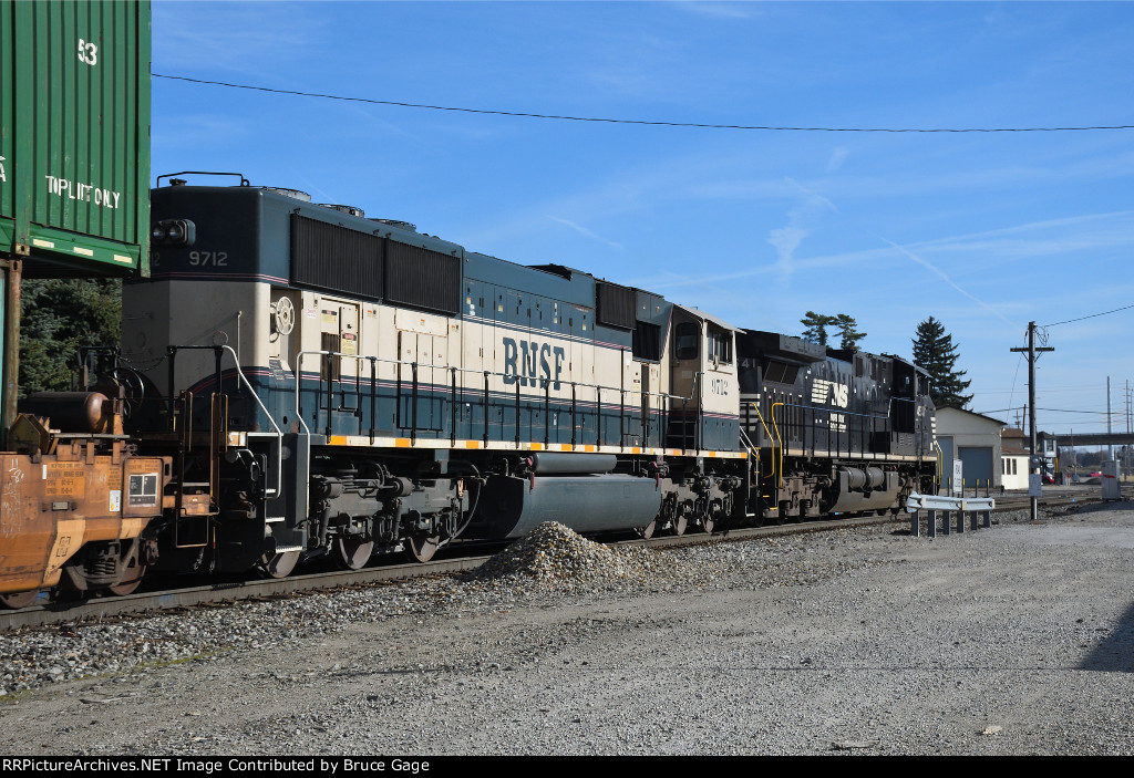 BNSF 9712